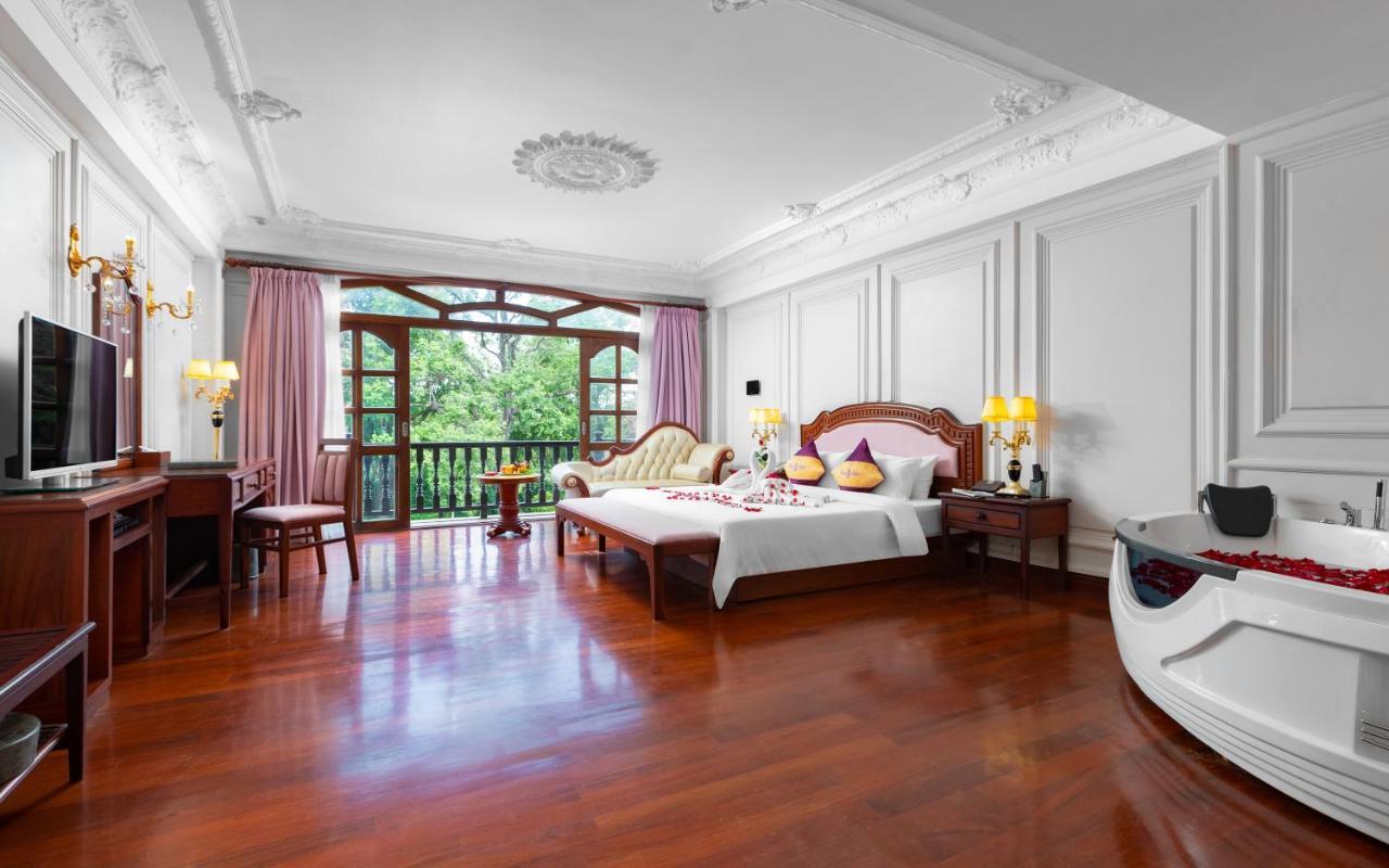 Regency Angkor Hotel Siem Reap Buitenkant foto