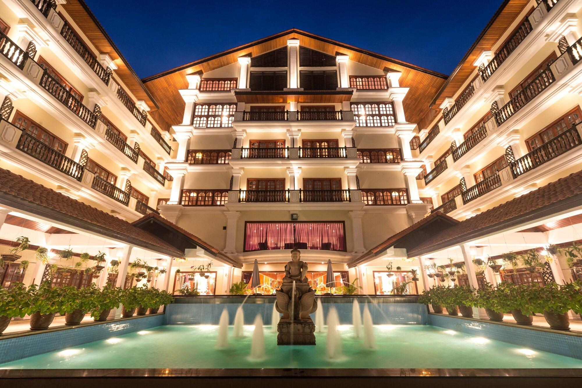Regency Angkor Hotel Siem Reap Buitenkant foto