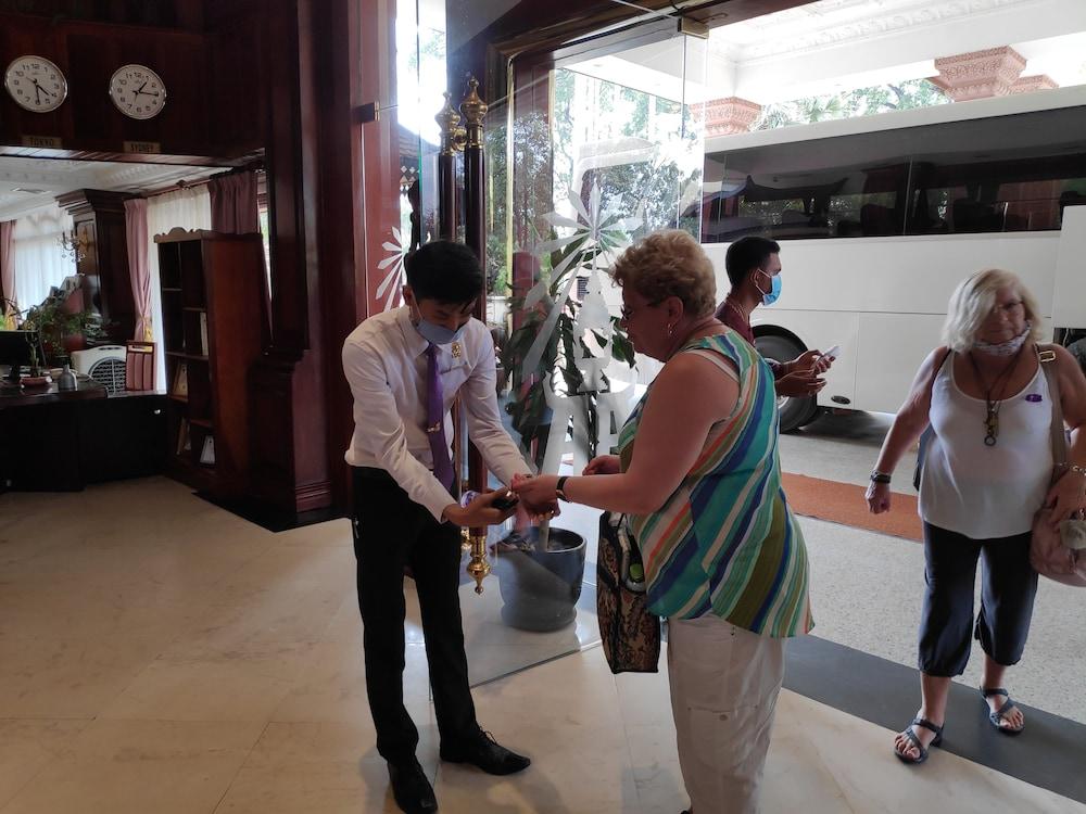 Regency Angkor Hotel Siem Reap Buitenkant foto