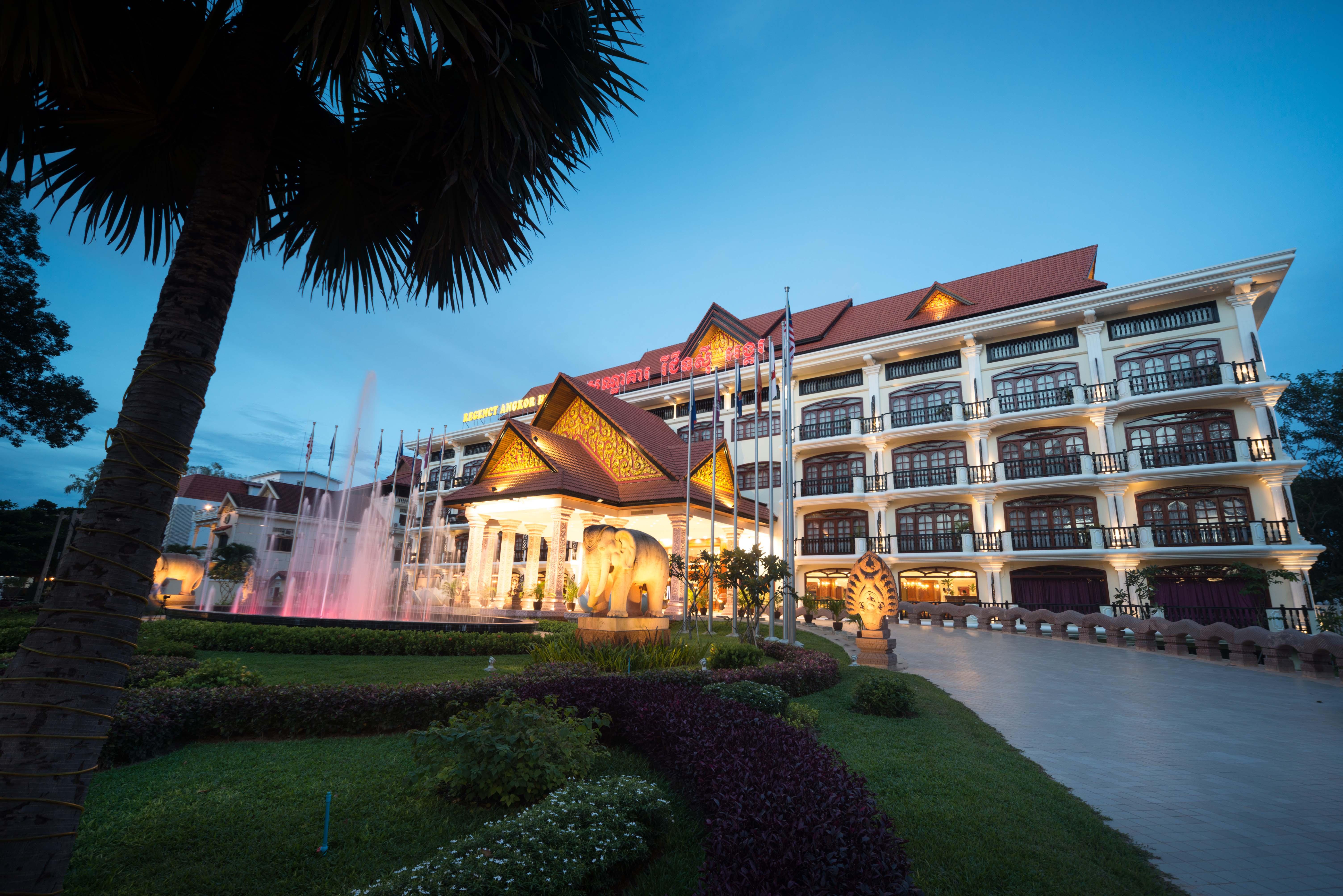 Regency Angkor Hotel Siem Reap Buitenkant foto